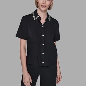 NEW KARL LAGERFELD SHORT SLEEVE KNIT TOP WITH EMBELLISHED COLLAR SIZE: XS
